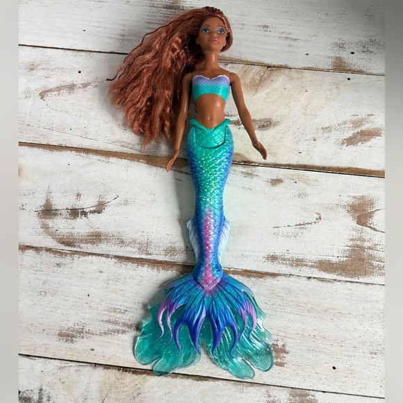 DISNEY Ariel The Little Mermaid collectible doll Halle Bailey live action 2022 - Picture 2 of 10